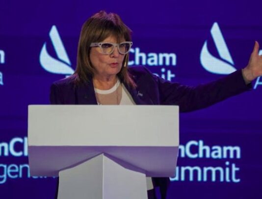 Bullrich les reclamó a las provincias recortar gastos y bajar impuestos: “Tienen que ser productivas”