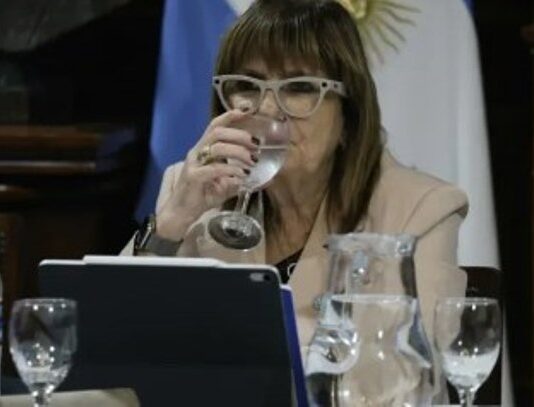 Bullrich explosiva contra Adorni: «Milei sabía que estaba sucio, no sé por qué lo defiende»
