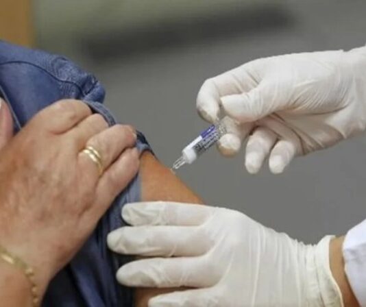 Alerta sanitaria: cae la vacunación antigripal y crecen los riesgos de un rebrote grave