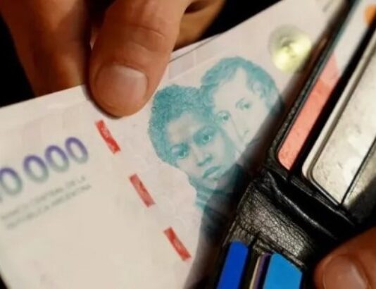 CRISIS: Al 90% de los argentinos no les alcanza el sueldo para cubrir necesidades básicas
