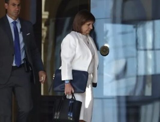 Karina echó a Bullrich de las reuniones de gabinete