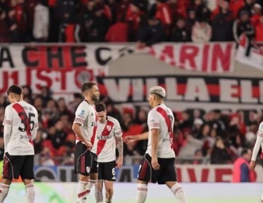 River se fue silbado tras la derrota contra Atlético Tucumán 1-0 en el Monumental