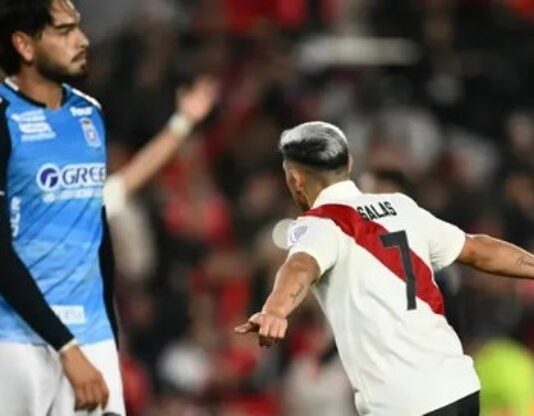 River le ganó 3 a 0 a Blooming y se clasificó primero en su grupo de Copa Sudamericana