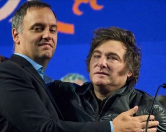 Milei sostiene a Adorni, pero el caso ya incomoda al Gabinete