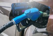 El Gobierno volvió a postergar parte del aumento de impuestos a los combustibles y definió subas parciales en mayo