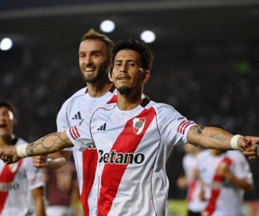 River sumó un triunfo épico ante Carabobo para acercarse a la clasificación en la Copa Sudamericana