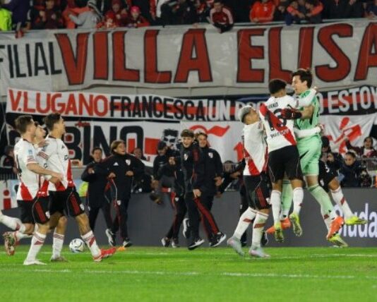 River le ganó a San Lorenzo por penales en un partido infartante y se metió en cuartos del Apertura 2026