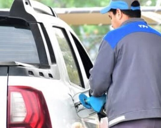 YPF aplicó nuevos aumentos a sus combustibles y finalizó el congelamiento de precios