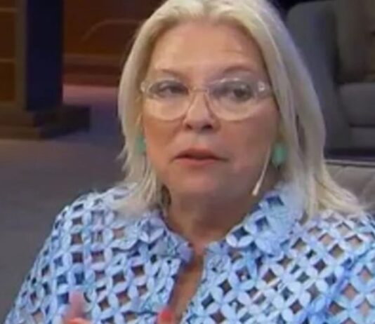 Carrió apuntó contra Adorni y acusó al Gobierno de Milei de ser «corrupto»