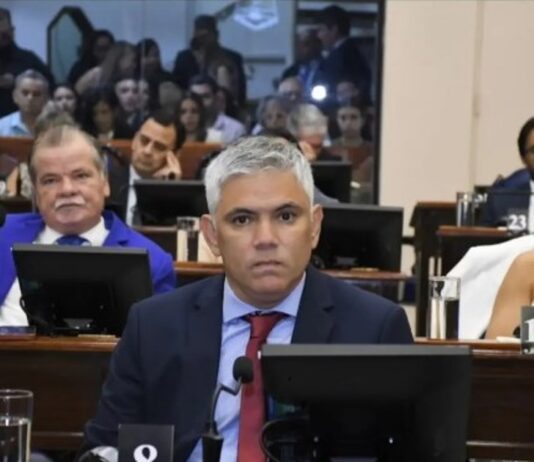 Montoya denunció censura legislativa y cuestionó la protección política a funcionarios provinciales investigados