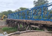 LAGUNA NAINECK: Vialidad Provincial finaliza la construcción de una nueva pasarela metálica sobre el riacho El Porteño en Paso Angelito