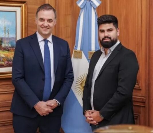 Adorni anunció a Fabián Fernández como nuevo secretario de Comunicación y Prensa