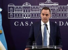 La oposición acusa a Manuel Adorni de «tapar» un posible enriquecimiento ilícito