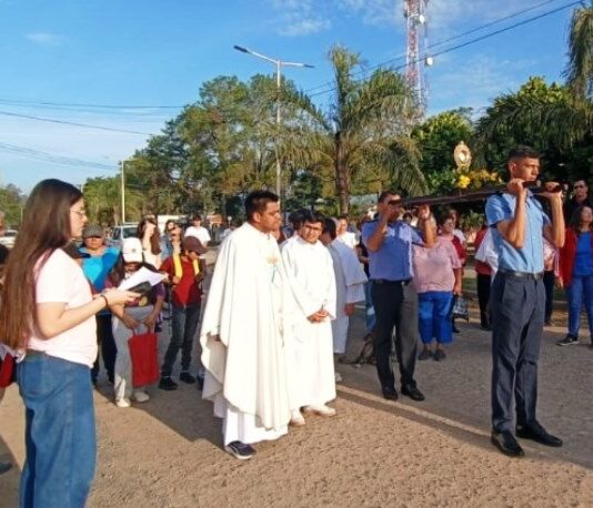 LAGUNA NAINECK: La comunidad del Sagrado Corazón de Jesús celebró la Solemnidad del Santísimo Cuerpo y Sangre de Cristo
