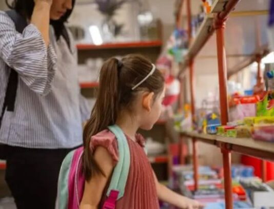 Para criar a un hijo se necesitaron más de $678.000 en junio, según el INDEC
