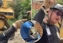 Venezolanos obligaron a un policía a entregar dólares hallados entre los escombros| VIDEO