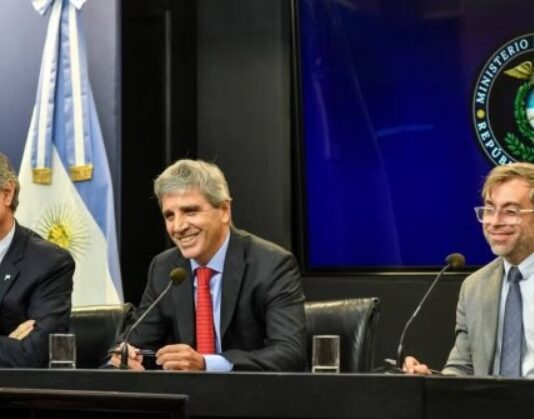Con la mira en las elecciones, el Gobierno afirmó que busca impulsar el crédito pero descartó implementar un “plan platita”