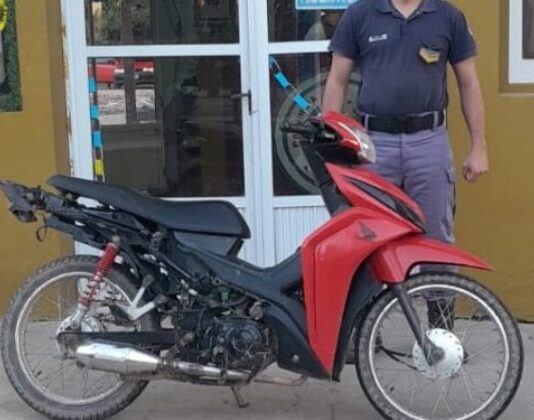 LAGUNA NAINECK: La Policía secuestró una motocicleta por maniobras peligrosas y ruidos molestos