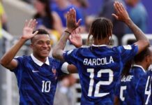 Francia aplastó a Suecia y jugará con Paraguay en octavos