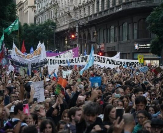 Victoria Villarruel respaldó el reclamo salarial y pidió «retribución acorde» para los docentes