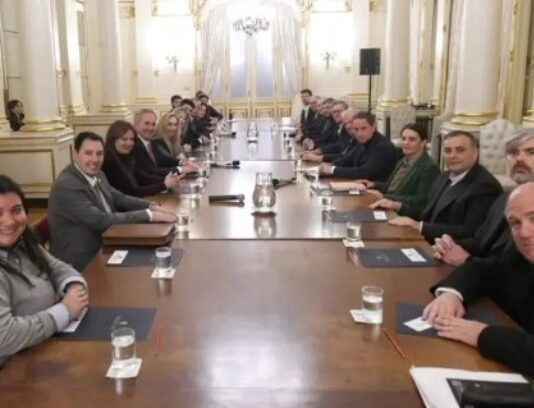 El Gobierno se reunió con la Iglesia para coordinar la visita de León XIV: «El espíritu es trabajar absolutamente en conjunto»