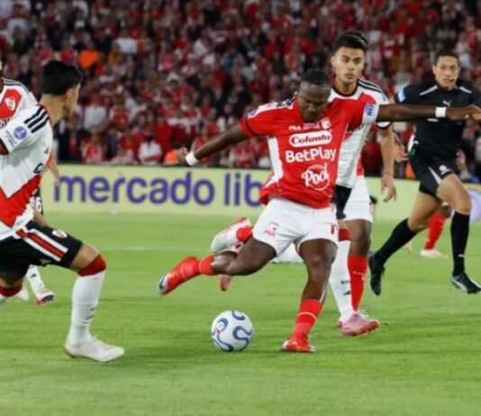 River sufrió en la altura de Bogotá, pero aguantó el 0-0 ante Independiente Santa Fe y define en Núñez