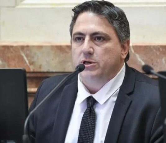Paoltroni anunció el cese temporal de actividades de sus empresas y apuntó contra el gobierno de Insfrán