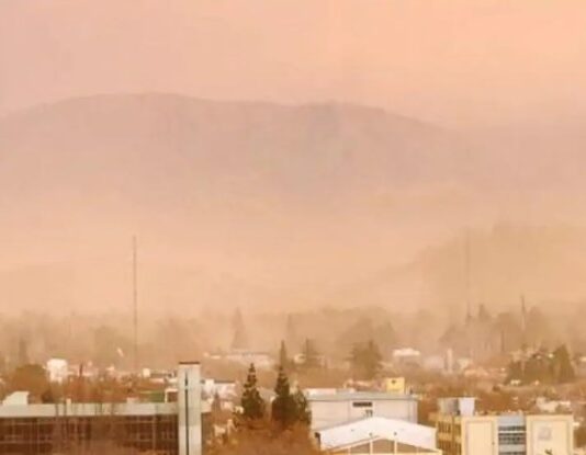 El pronóstico del tiempo para este jueves: Ráfagas de viento sur hasta de 90 km/h