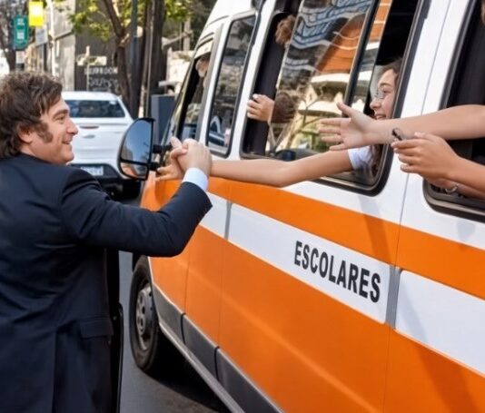 Milei firmó el decreto que restablece la denominación oficial de “Día del Niño”