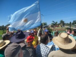 EN EL CAMINO HACIA LA FIESTA DEL POMELO: Productores de Laguna Naineck regalarán 5.000 kilos de banana para visibilizar la crisis del sector